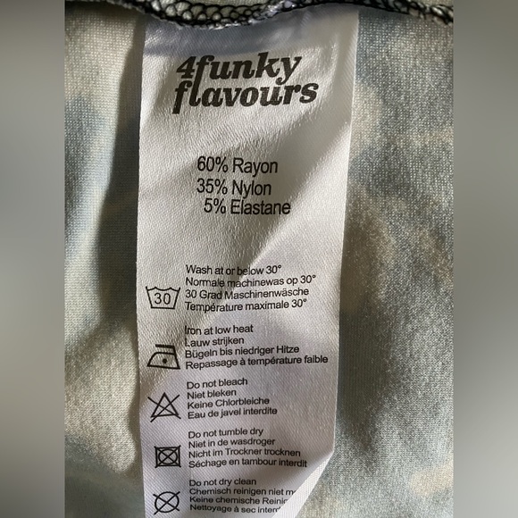 Four Funky Flavours Fitted Magnolia Dress - Picture 13 of 14